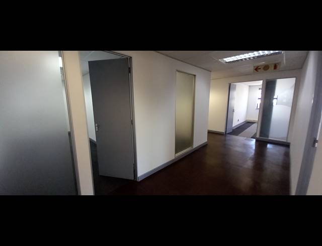 809M² OFFICE TO LET IN PAULSHOF